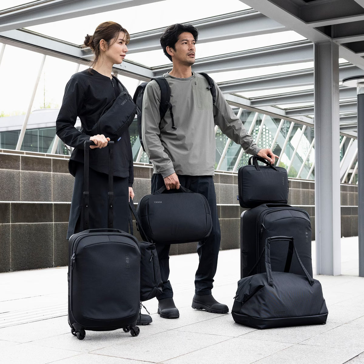 Thule Subterra 2 Carry-On Suitcase Spinner 55CM - Black